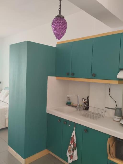 B3 - The Colorful One Apartment Aigio Exterior photo